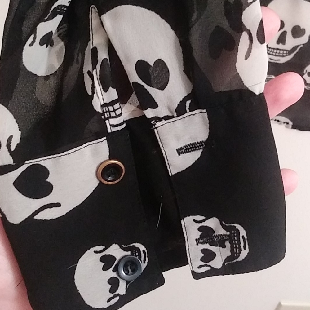 Sheer Black Skull Printed Blouse - Picture 4 of 4